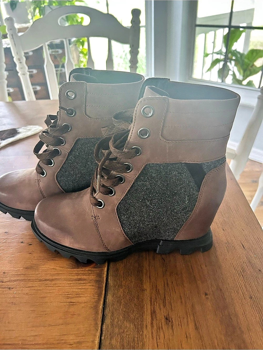 Sorel Joan of Arctic Wedge Winter Boots Brown & Black US 8.5